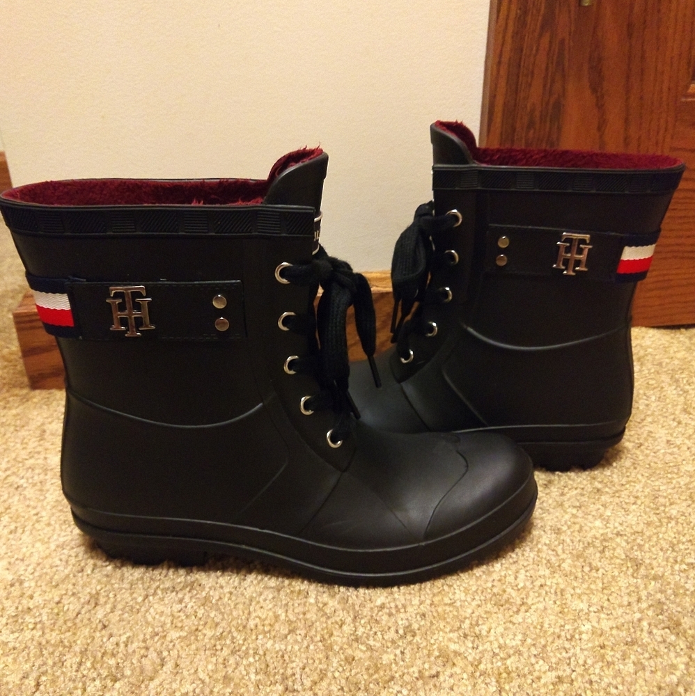 Tommy Hilfiger Boots❤️